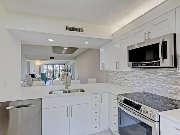 901 Seafarer Circle 105, Jupiter FL 33477