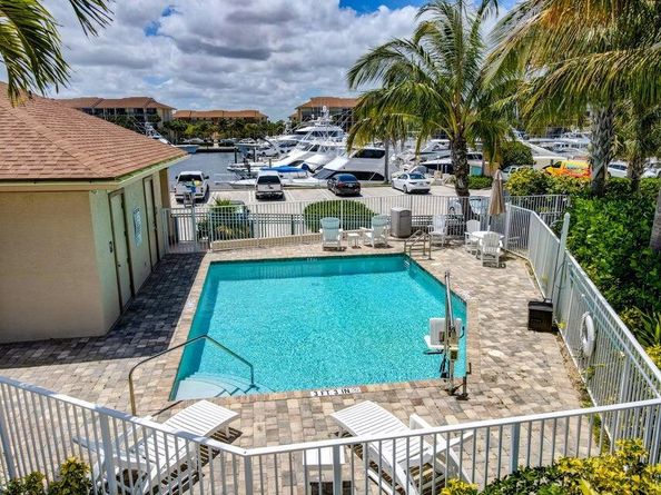 901 Seafarer Circle 105, Jupiter FL 33477