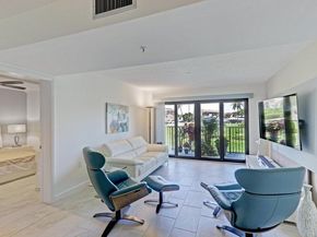 901 Seafarer Circle 105, Jupiter FL 33477