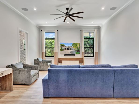 202 N Lake Drive, Lantana FL 33462