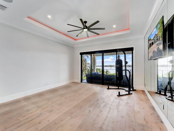 202 N Lake Drive, Lantana FL 33462