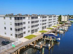 689 NE 6TH Court 110, Boynton Beach FL 33435