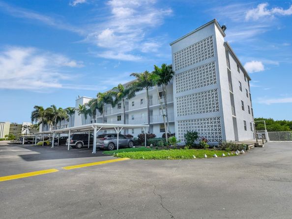 689 NE 6TH Court 110, Boynton Beach FL 33435