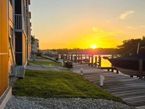 689 NE 6TH Court 110, Boynton Beach FL 33435