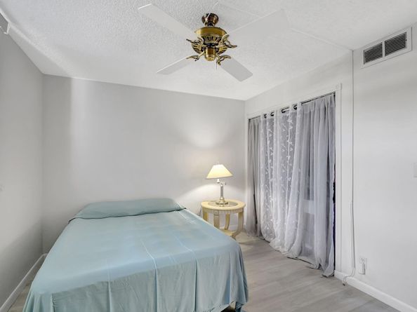 689 NE 6TH Court 110, Boynton Beach FL 33435