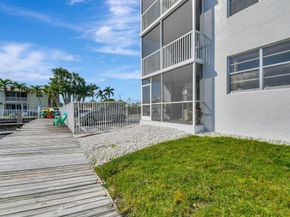 689 NE 6TH Court 110, Boynton Beach FL 33435