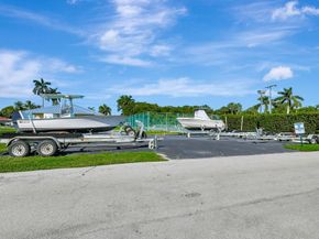 689 NE 6TH Court 110, Boynton Beach FL 33435