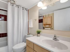 689 NE 6TH Court 110, Boynton Beach FL 33435
