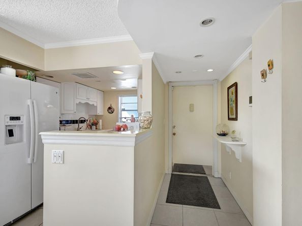 689 NE 6TH Court 110, Boynton Beach FL 33435