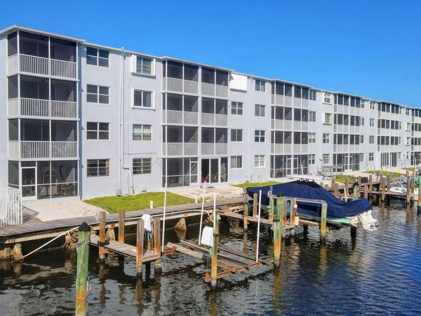 689 NE 6TH Court 110, Boynton Beach FL 33435