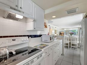 689 NE 6TH Court 110, Boynton Beach FL 33435