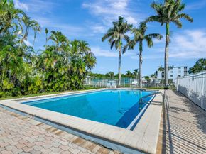 689 NE 6TH Court 110, Boynton Beach FL 33435