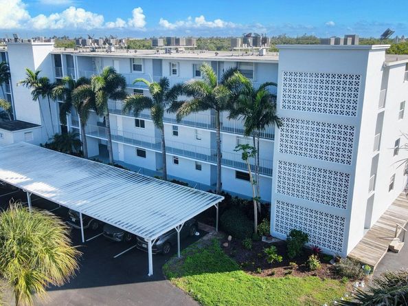 689 NE 6TH Court 110, Boynton Beach FL 33435