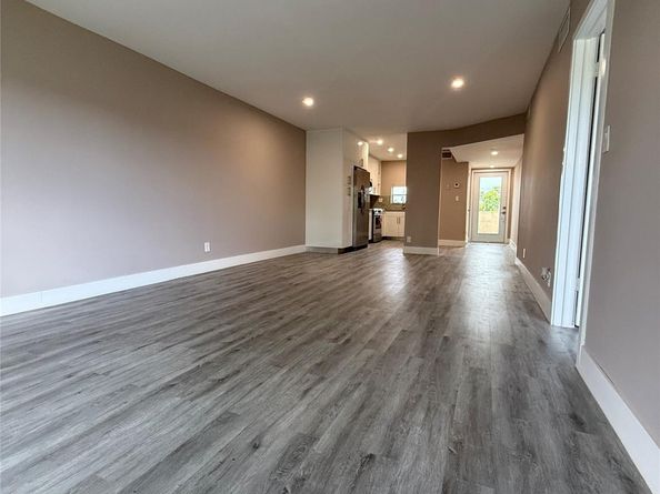 8962 S Hollybrook Blvd 308, Pembroke Pines FL 33025