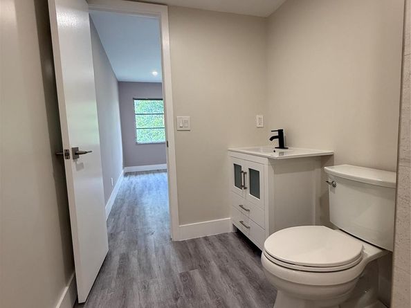8962 S Hollybrook Blvd 308, Pembroke Pines FL 33025