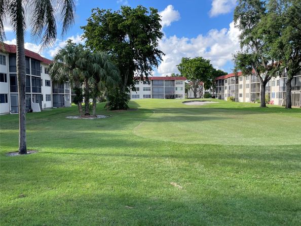 8962 S Hollybrook Blvd 308, Pembroke Pines FL 33025