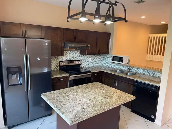 4061 NW 91st Terrace, Sunrise FL 33351