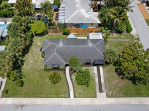 1725 N Lakeside Drive, Lake Worth Beach FL 33460