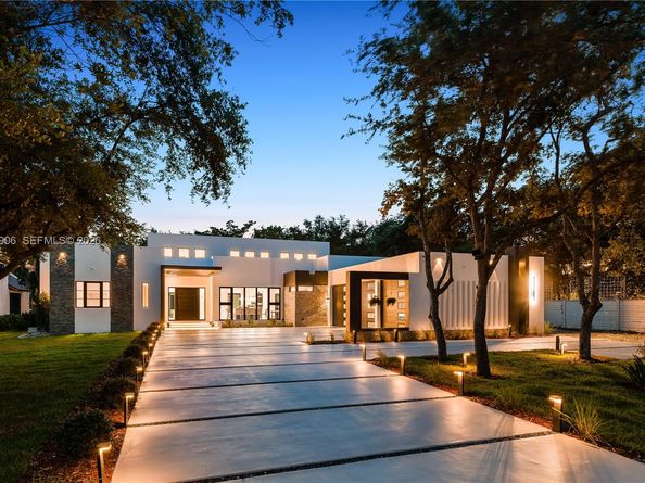 6200 SW 83 Avenue, Miami FL 33143