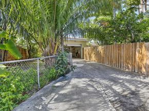 742 Hollywood Boulevard, Hollywood FL 33019