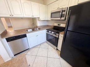 2737 S Oakland Forest Drive 202, Oakland Park FL 33309