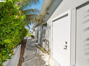 1051 SW 25th Avenue, Boynton Beach FL 33426