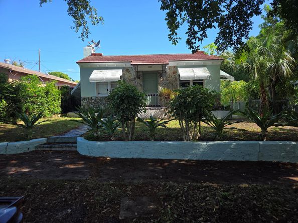 833 30th Court, West Palm Beach FL 33407