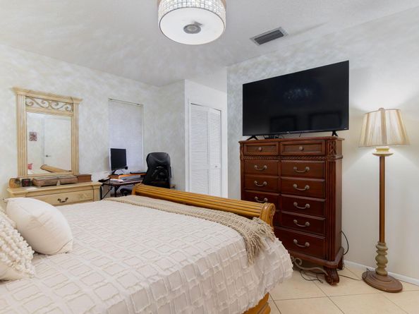 115 Ramblewood Circle, Royal Palm Beach FL 33411