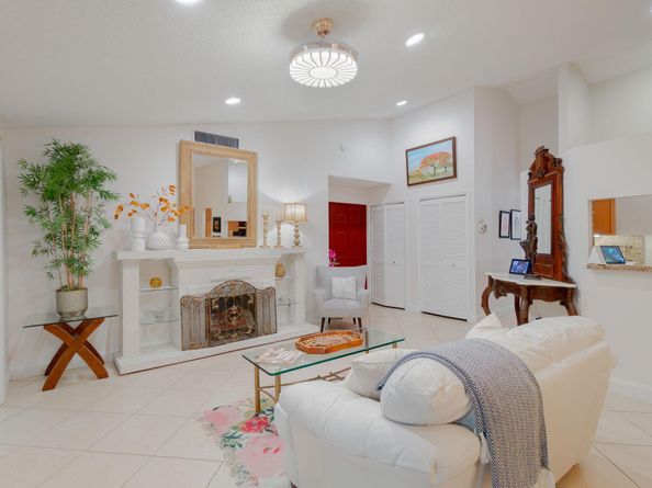 115 Ramblewood Circle, Royal Palm Beach FL 33411