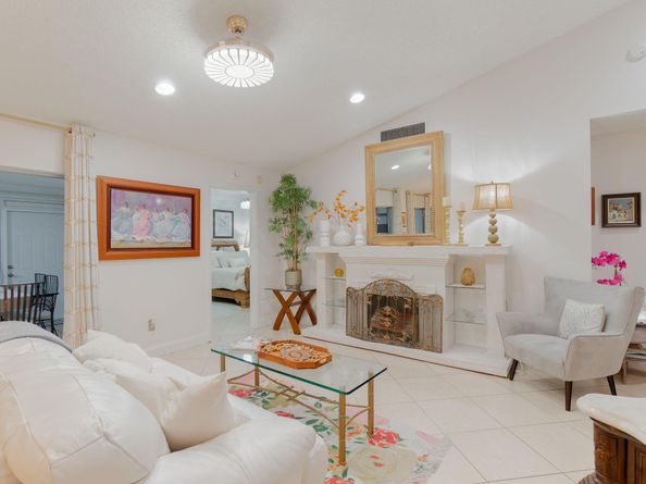 115 Ramblewood Circle, Royal Palm Beach FL 33411