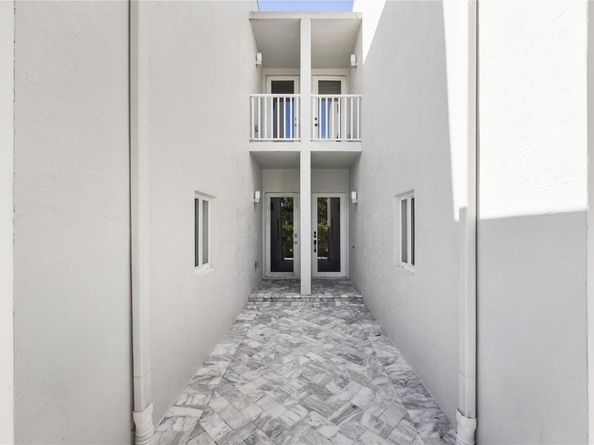 834 SW 16TH St, Fort Lauderdale FL 33315