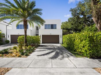 834 SW 16TH St