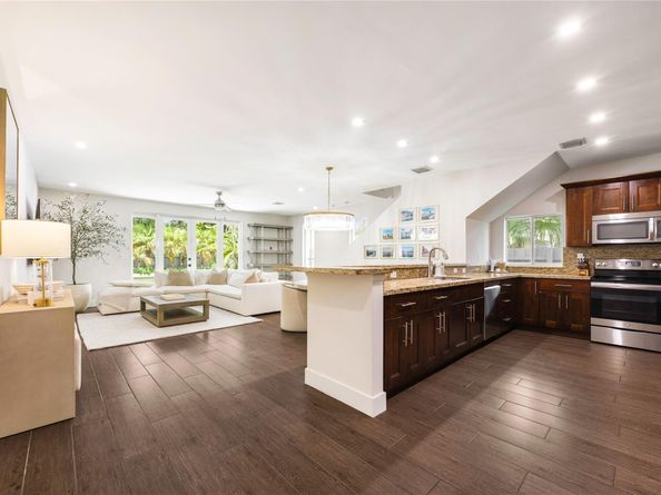 834 SW 16TH St, Fort Lauderdale FL 33315