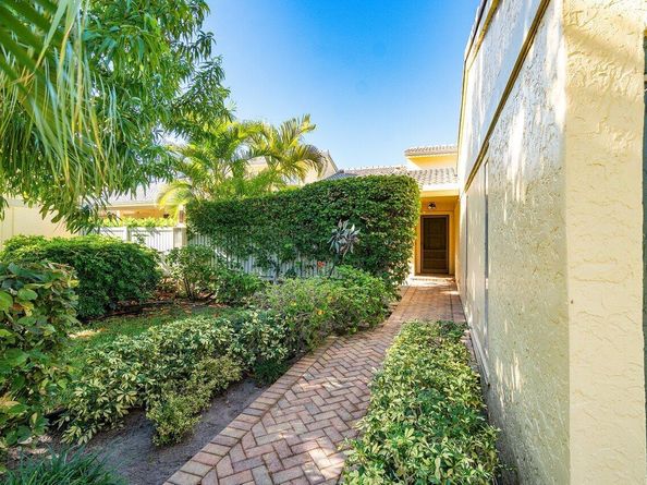 12 Eastgate Drive D, Boynton Beach FL 33436