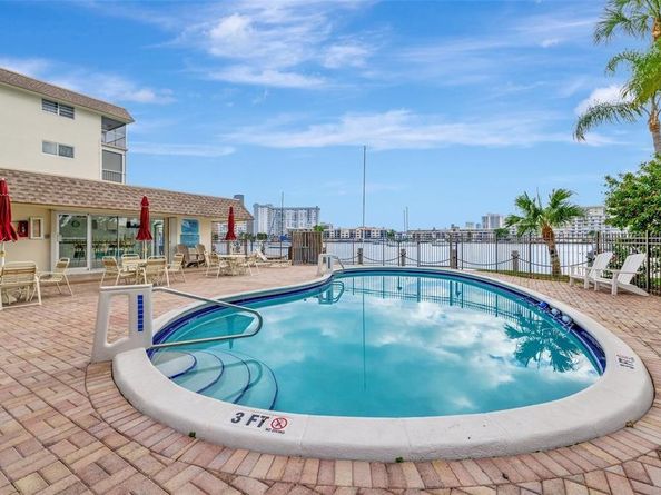 2200 Diana Dr 312, Hallandale Beach FL 33009