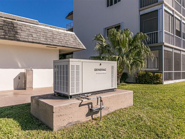 2200 Diana Dr 312, Hallandale Beach FL 33009