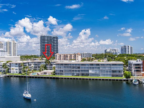 2200 Diana Dr 312, Hallandale Beach FL 33009