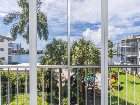 2200 Diana Dr 312, Hallandale Beach FL 33009