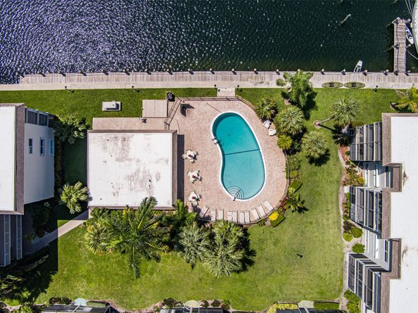 2200 Diana Dr 312, Hallandale Beach FL 33009