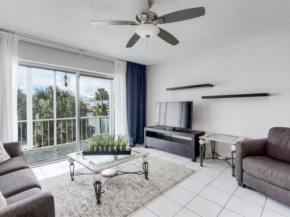 2200 Diana Dr 312, Hallandale Beach FL 33009