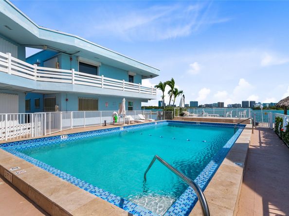 2700 NE 135 St 34, North Miami FL 33181