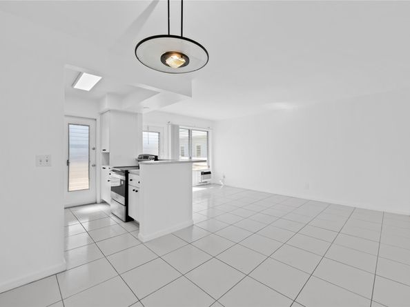 2700 NE 135 St 34, North Miami FL 33181