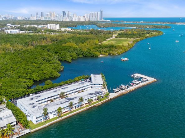 2700 NE 135 St 34, North Miami FL 33181
