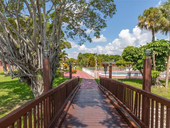 3081 NW 47th 107, Lauderdale Lakes FL 33313