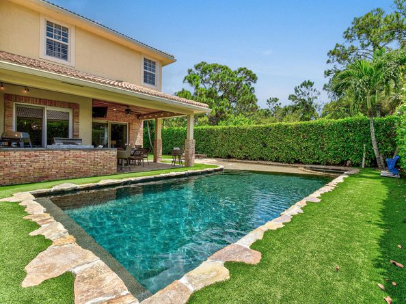 136 Via Catalunha, Jupiter FL 33458