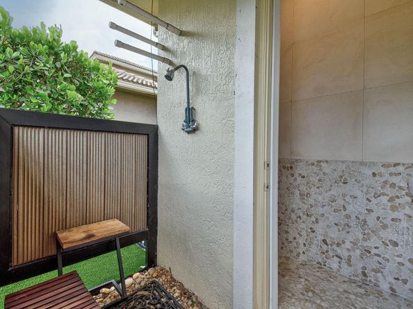 136 Via Catalunha, Jupiter FL 33458