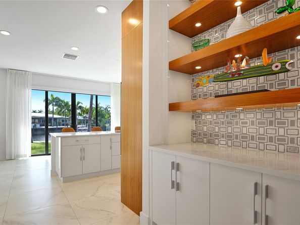 4051 NE 16 Avenue, Fort Lauderdale FL 33334