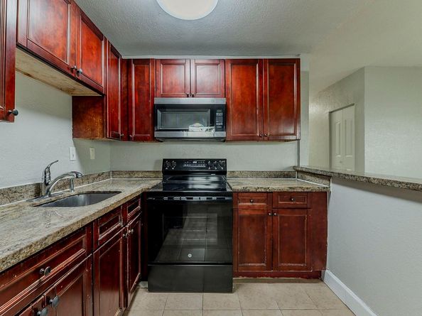 3521 NW 208th Ter, Miami Gardens FL 33056