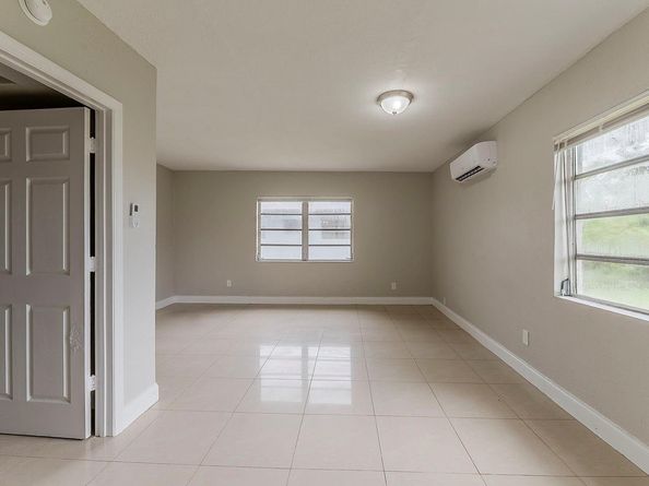 3521 NW 208th Ter, Miami Gardens FL 33056