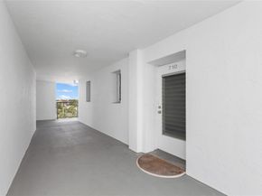 2731 NE 14th Street Cswy 710, Pompano Beach FL 33062